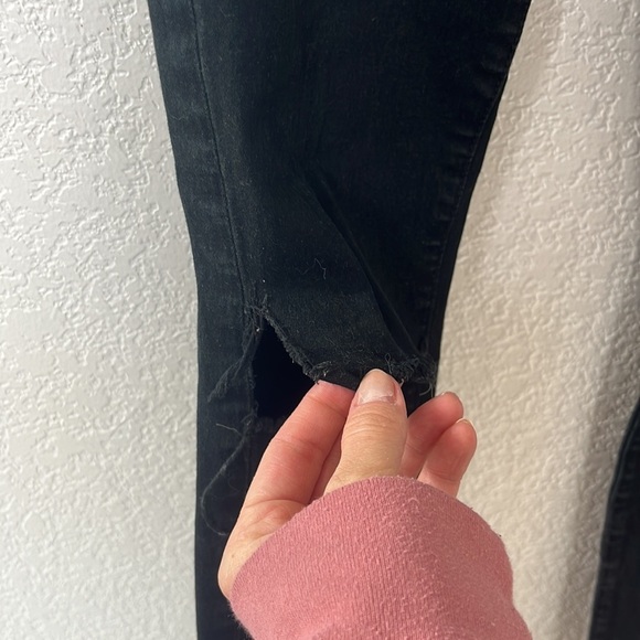 Urban Outfitters BDG Jeans Twig High Rise Skinny Distressed Black size 26 - Picture 7 of 14